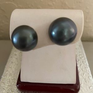 16MM cultured Mabe pearl earrings